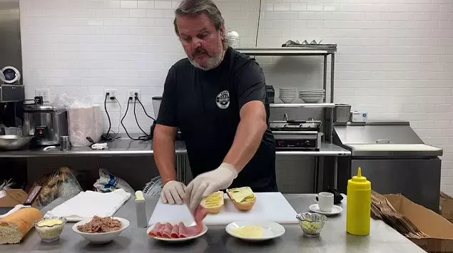 Pablo en la cocina